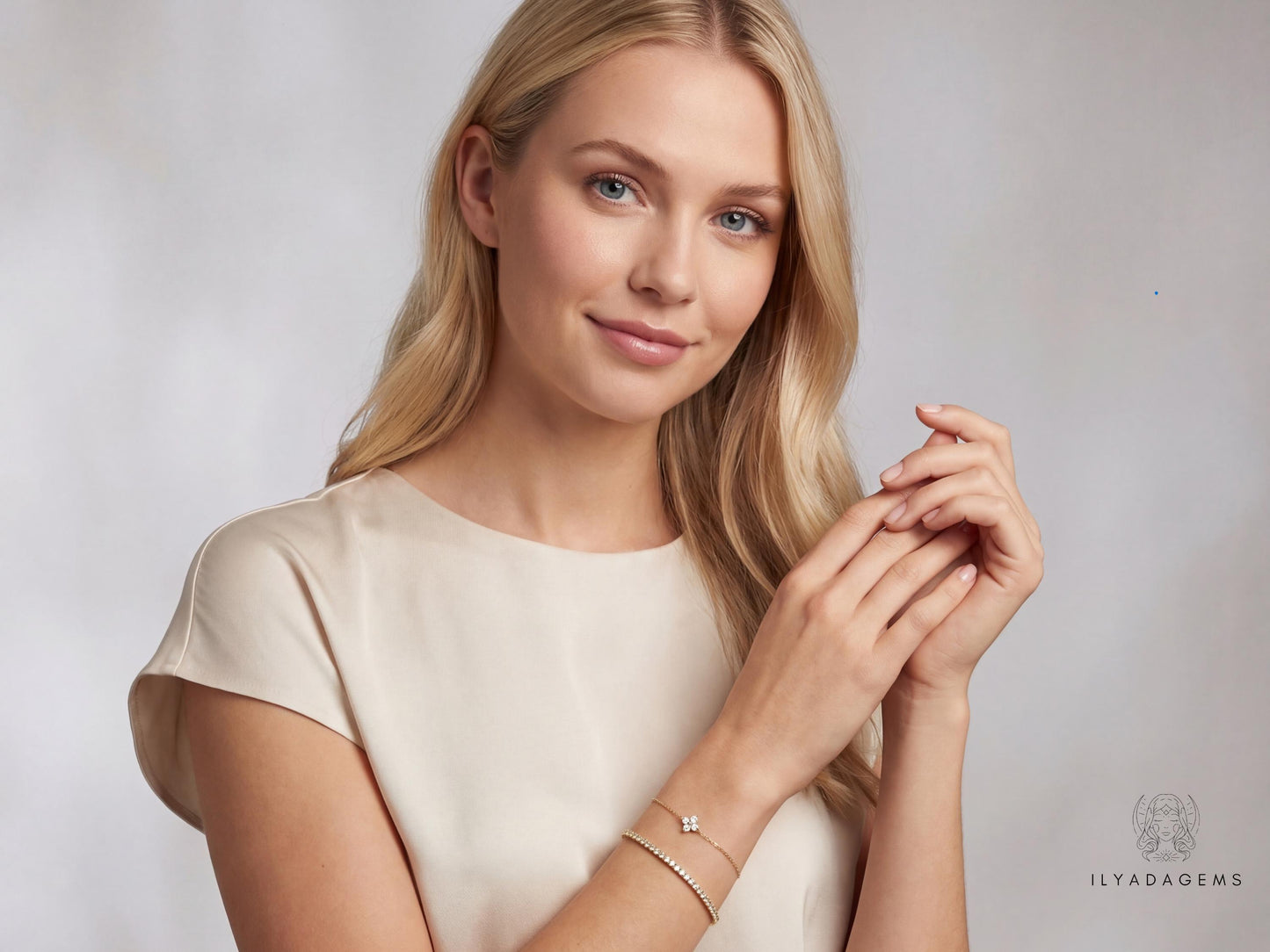 Dainty Gold Floral Bracelet Set