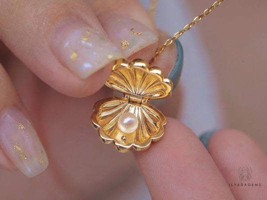 Gold Shell Pearl Necklace