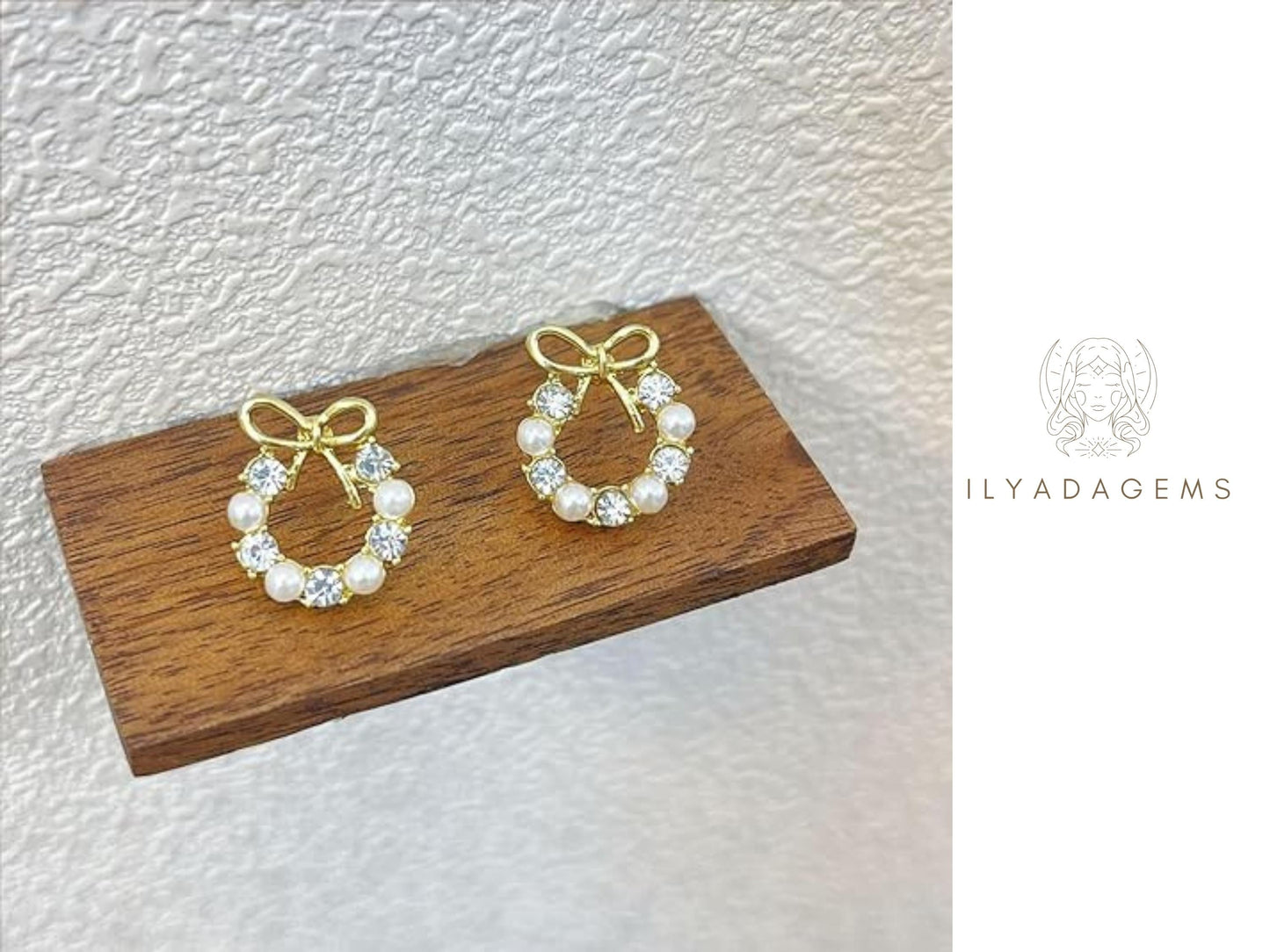 Gold Color Christmas Wreath Earrings