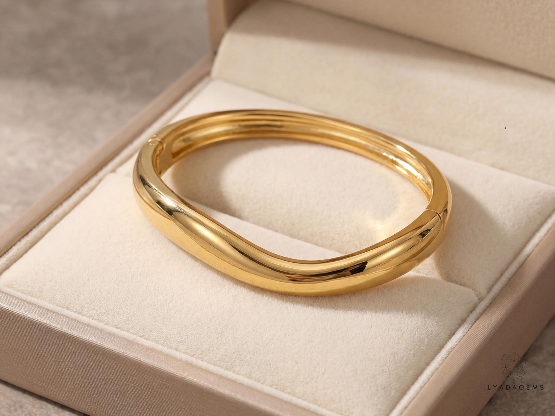 Wavy 18K Gold Plated Bangle Bracelet