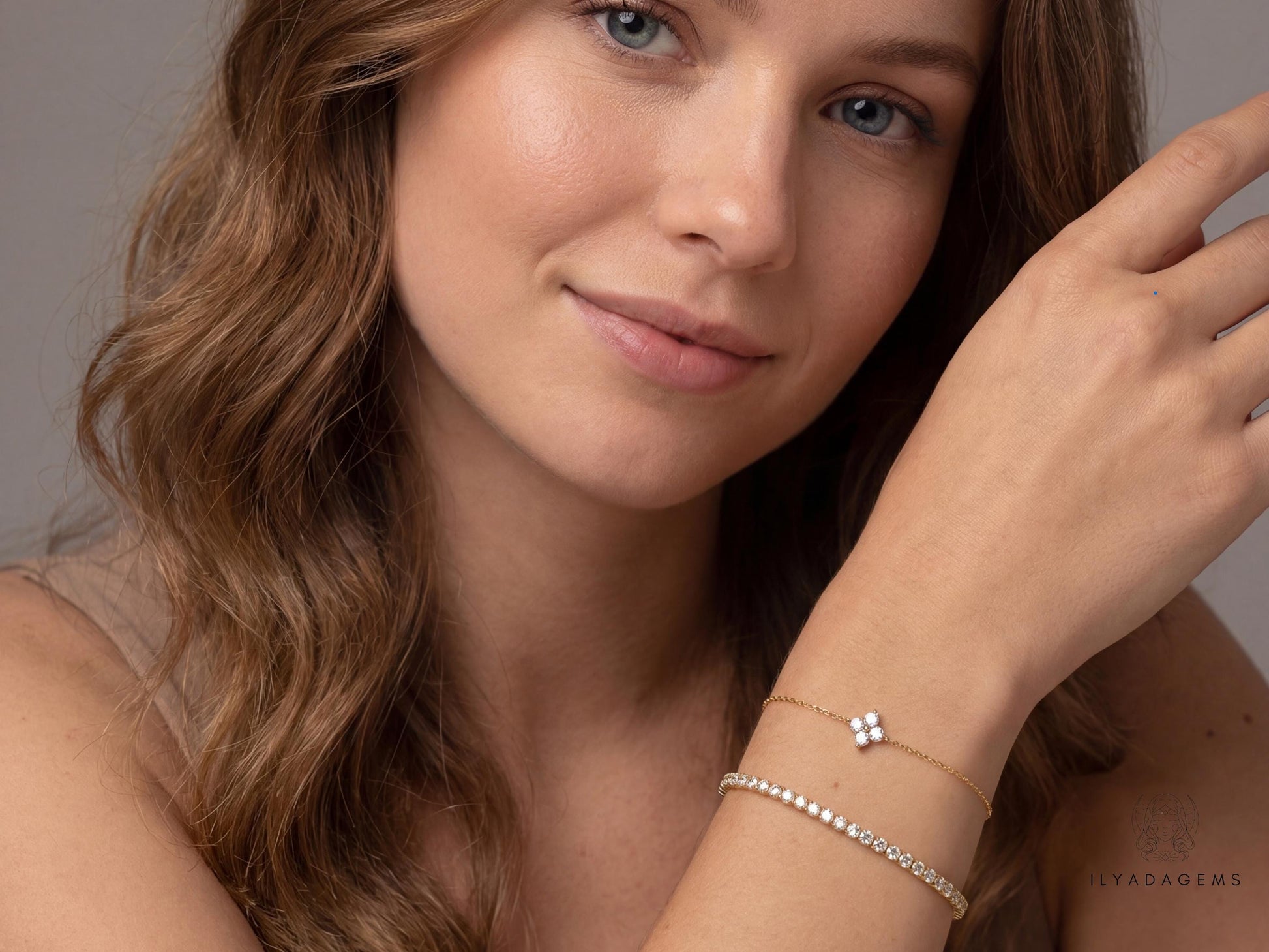 Dainty Gold Floral Bracelet Set