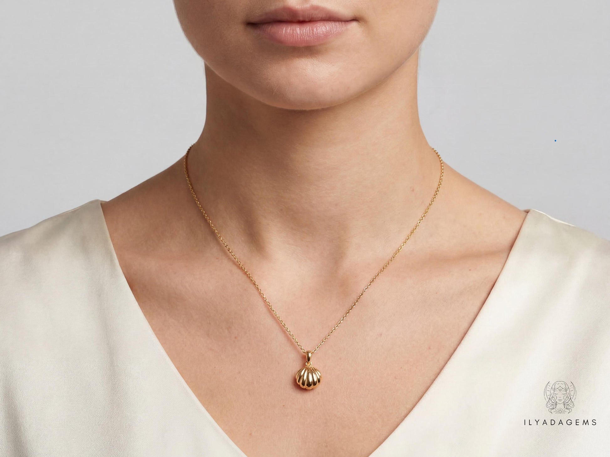 Gold Shell Pearl Necklace