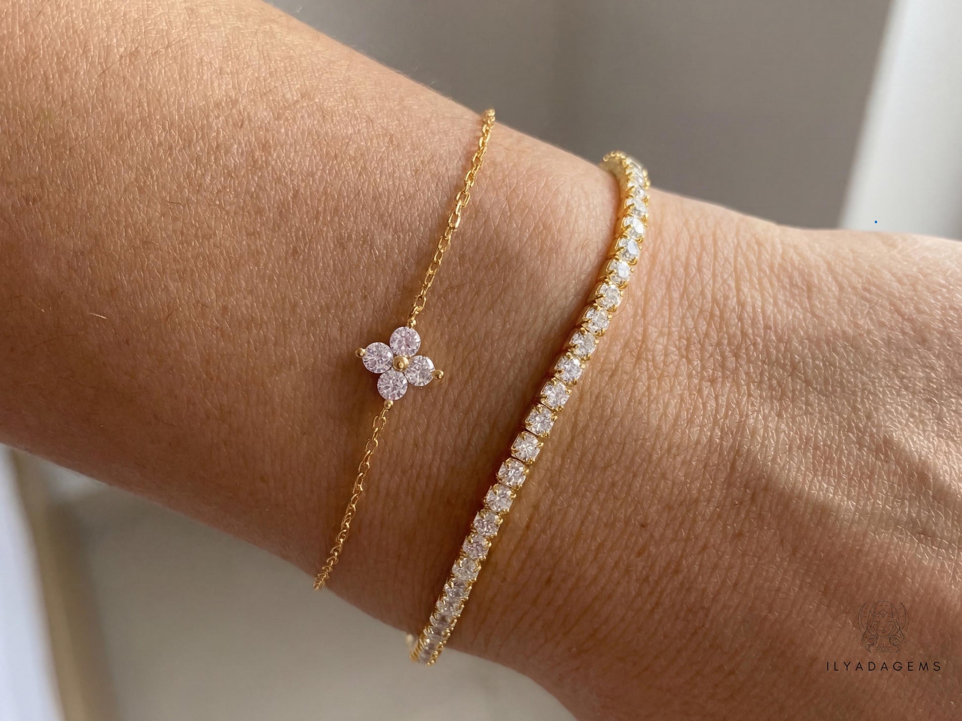 Dainty Gold Floral Bracelet Set