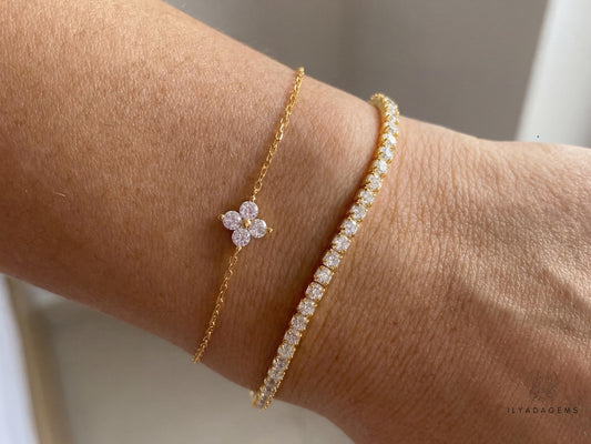 Dainty Gold Floral Bracelet Set